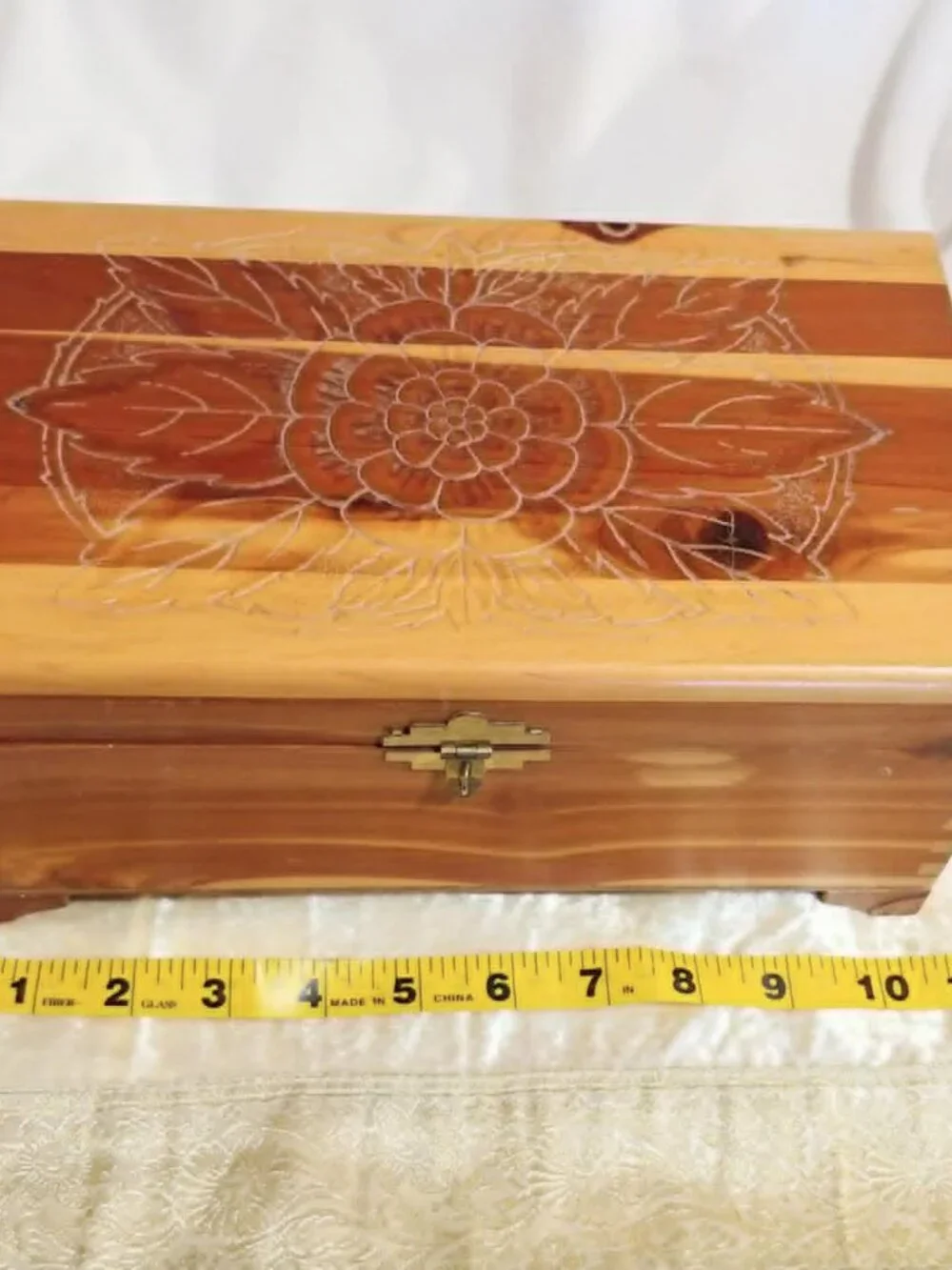 Beautiful Knotty Pine Etched Vintage Handcrafted Jewelry Keepsake Treasure Box